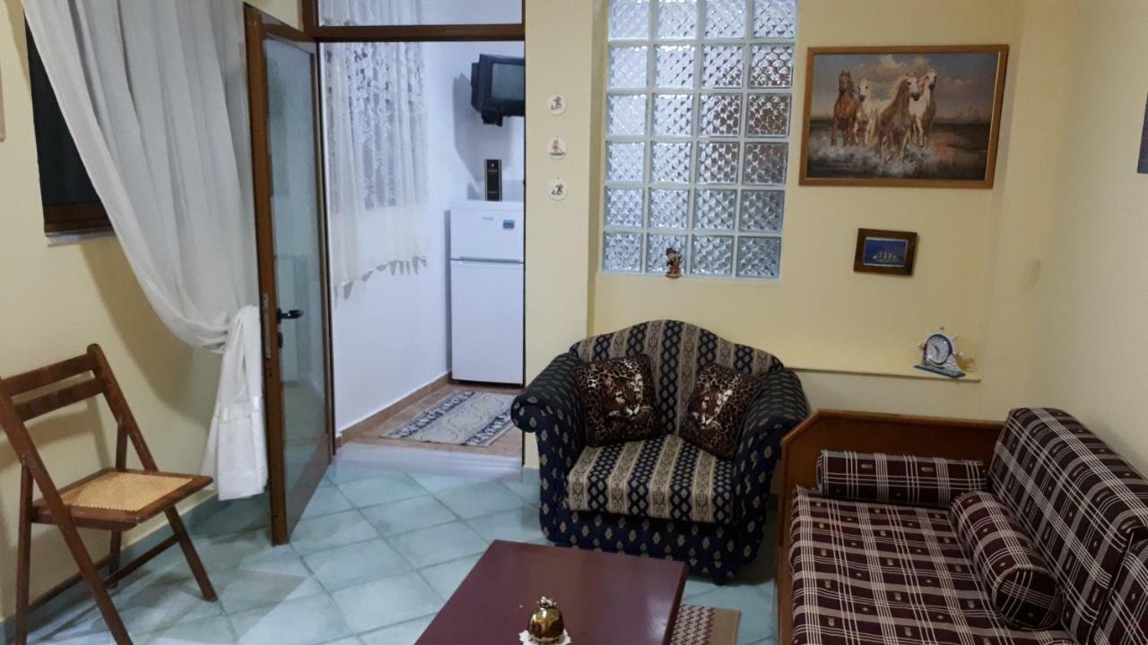 Elda'S Apartment Sarandë Buitenkant foto
